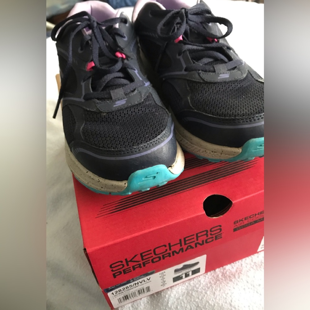 SOLD!!    Women’s Blue Skechers Go Run Consistent Size 11 - Picture 3 of 14